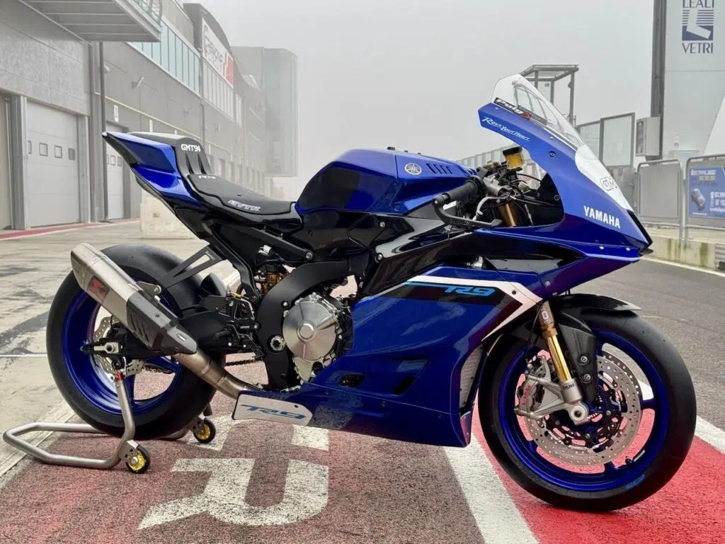 Yamaha R9 GMT94