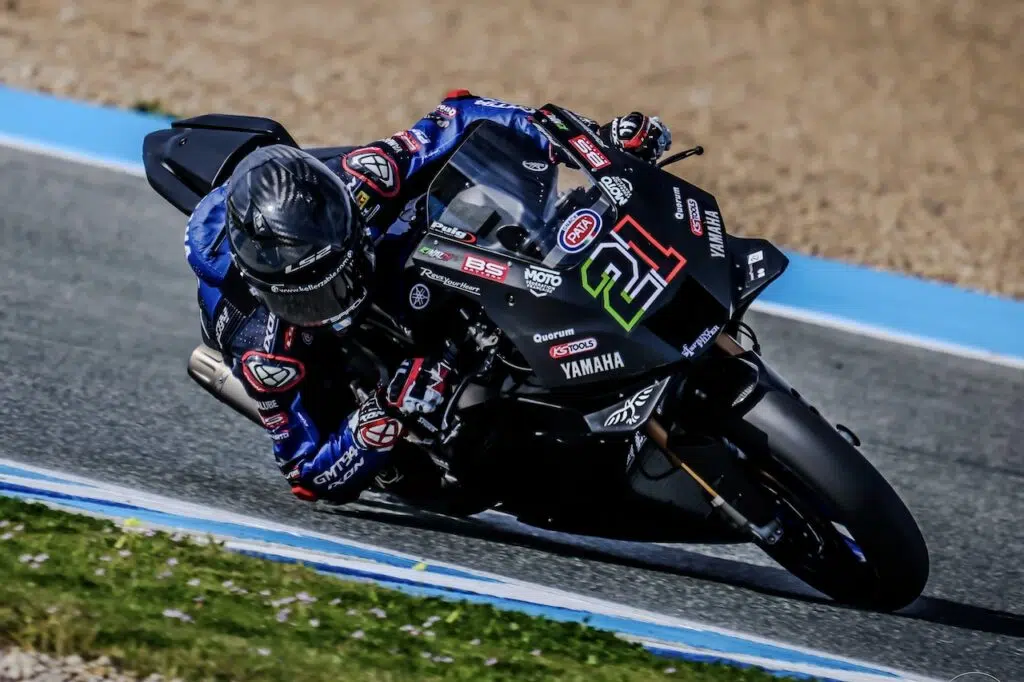 Michael Ruben Rinaldi avec la Yamaha R9 aux tests 2025 à Jerez